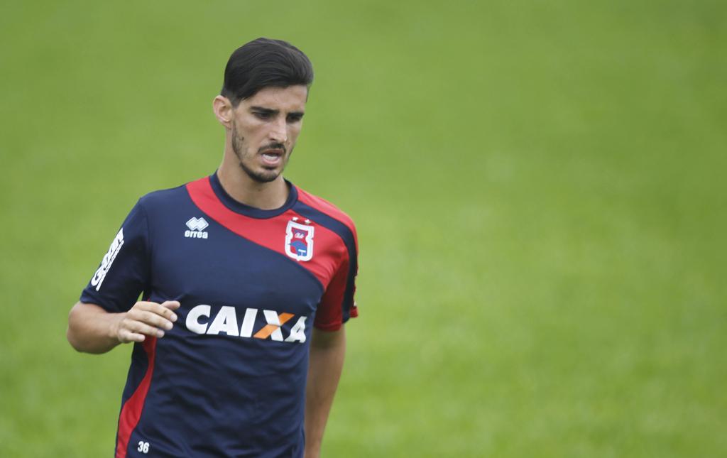 O lateral Arilton nem chegou a estrear pelo Tricolor e já deixou a Vila Capanema na “limpa” promovida pela diretoria. | Jonathan Campos/Gazeta do Povo