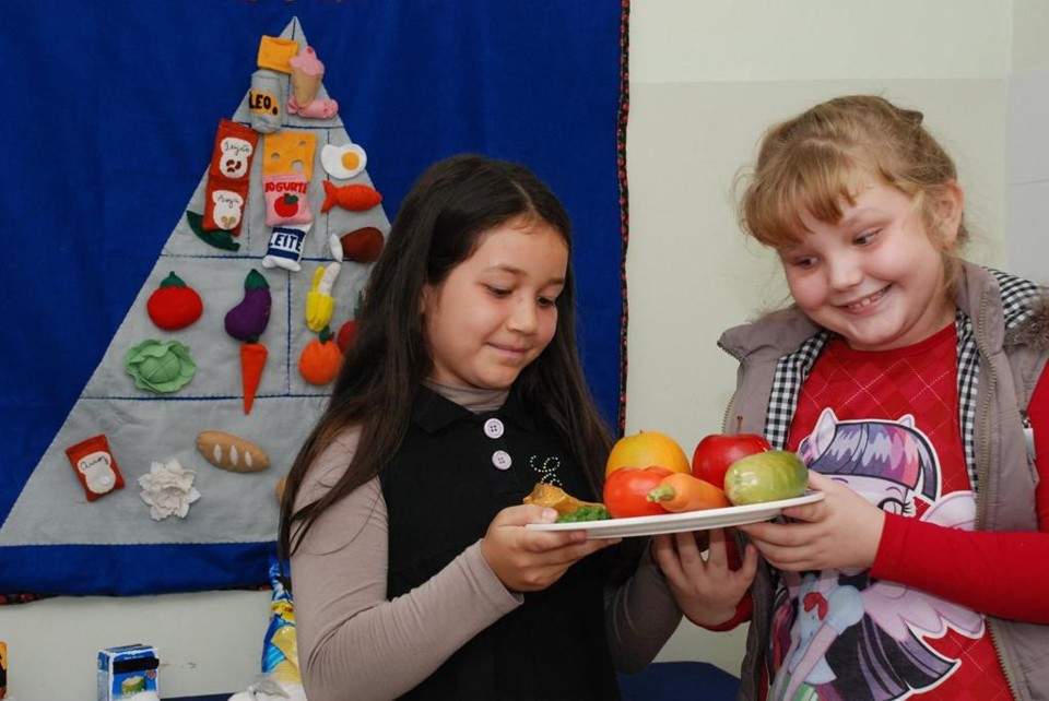 Thallyta e Emily: mudanças de hábitos alimentares após acompanhamento especial. | Everton Guilherme dos Santos/Gazeta do Povo
