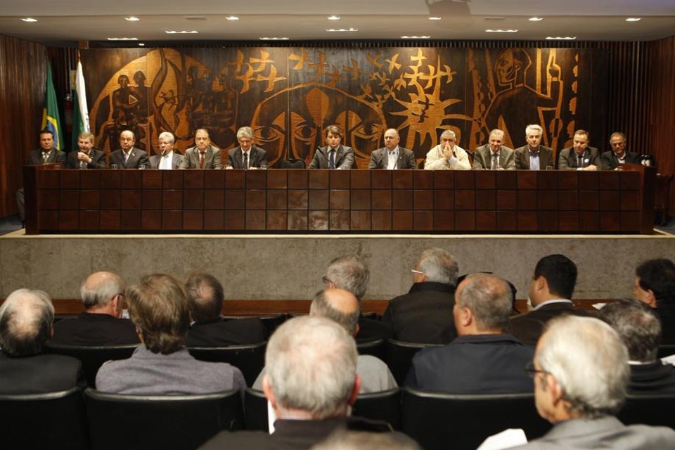 Parlamentares e representantes do setor discutiram viabilidade de área livre sem vacinação. | Aniele Nascimento / Gazeta Do Povo