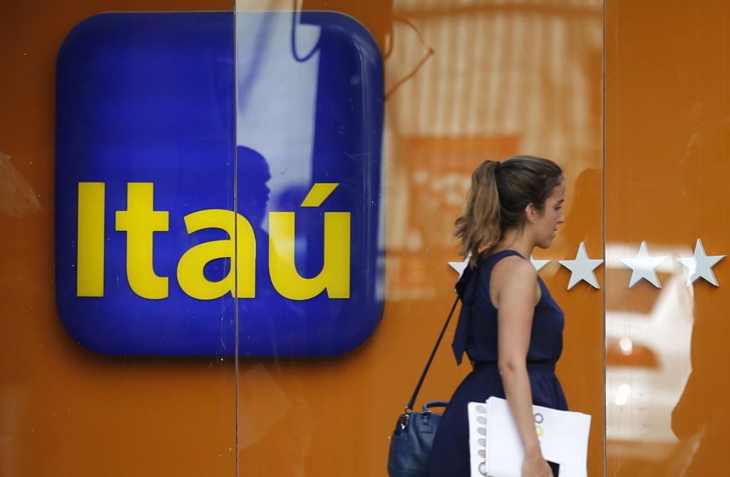 O Itaú Unibanco está entre os bancos que subiram os juros. | Sergio Moraes/Reuters