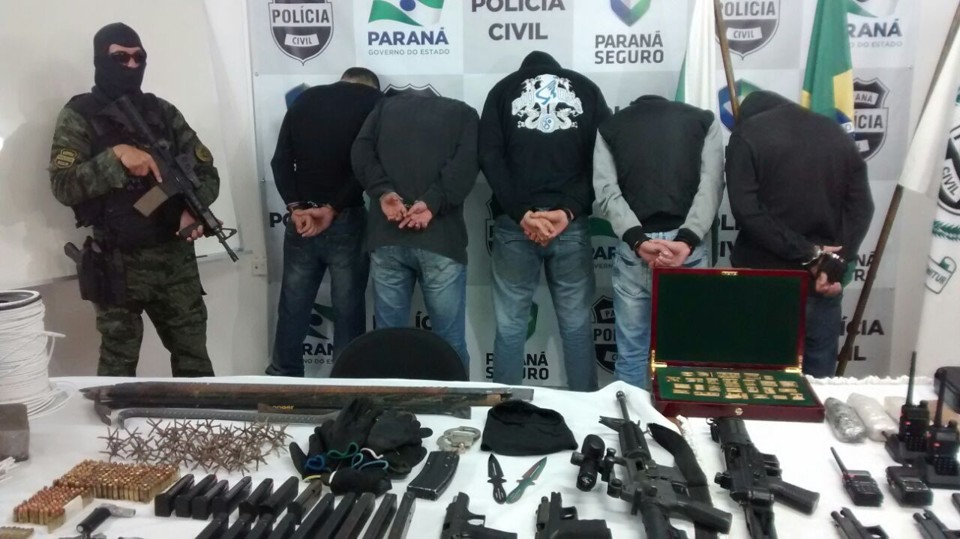 Cinco homens foram presos acusados de pelo menos 11 roubos a caixas eletrônicos no Paraná e em Santa Catarina. | Aliocha Mauricio/Tribuna do Parana