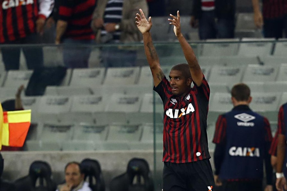 Surpresa na escalação do Atlético contra o Tupi pela Copa do Brasil, meia Marco Damasceno será mantido na estreia da Série A. | Felipe Rosa/Tribuna do Paraná