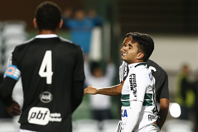 Rafhael Lucas lamenta oportunidade perdida contra a Ponte Preta | Felipe Rosa/TRIBUNA DO PARANA
