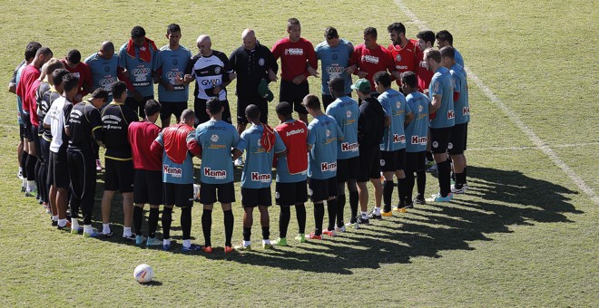 Muita união e descontração no último treino do Operário Ferroviário de Ponta Grossa, que enfrenta o Coritiba na final do Campeonato Paranaense | Jonathan Campos/Gazeta do Povo