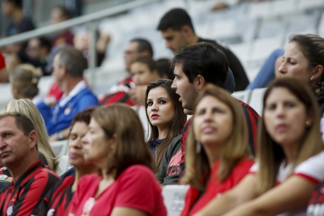 Confronto pelo Brasileiro atraiu torcedores das mais diversas idades. | Henry Milleo/Gazeta do Povo