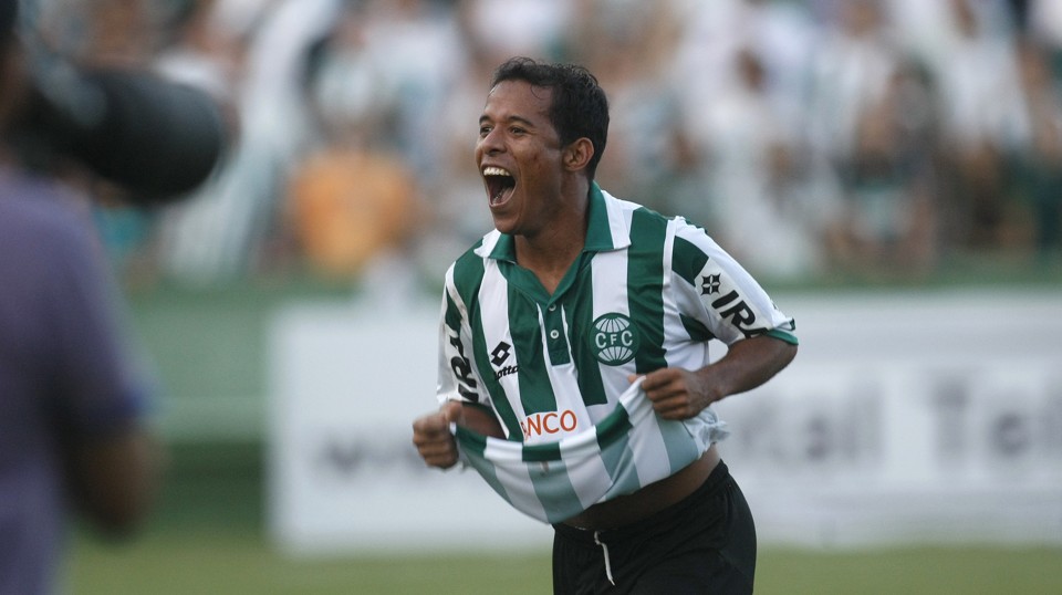 Marcos Aurélio em sua primeira passagem pelo Coritiba: momento ruim no Ceará desencoraja sua contratação. | Rodolfo Buhrer/ Arquivo/ Gazeta do Povo