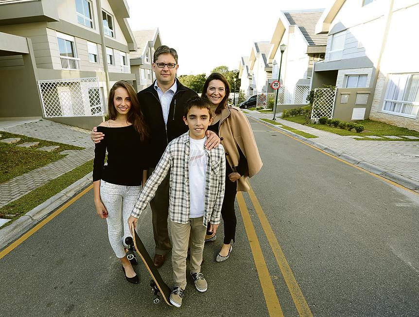 Família Roque tem o perfil da demanda que ajuda a impulsionar a expansão de condomínios horizontais na Grande Curitiba. | Ivonaldo Alexandre/Gazeta do Povo