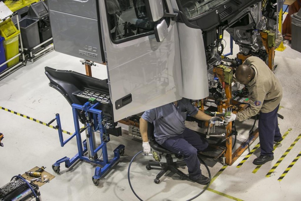 Saldo de empregos poderia ser maior se não fossem as demissões ocorridas principalmente na indústria automotiva e construção civil | Marcelo Andrade/Gazeta do Povo