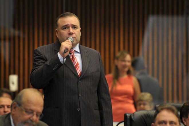 “A repercussão na eleição dos problemas enfrentados pelo Beto será que dificilmente um candidato, mesmo os que antes queriam tanto o apoio dele, vai desejar tê-lo no palanque.” Ney Leprevost (PSD), deputado estadual. |