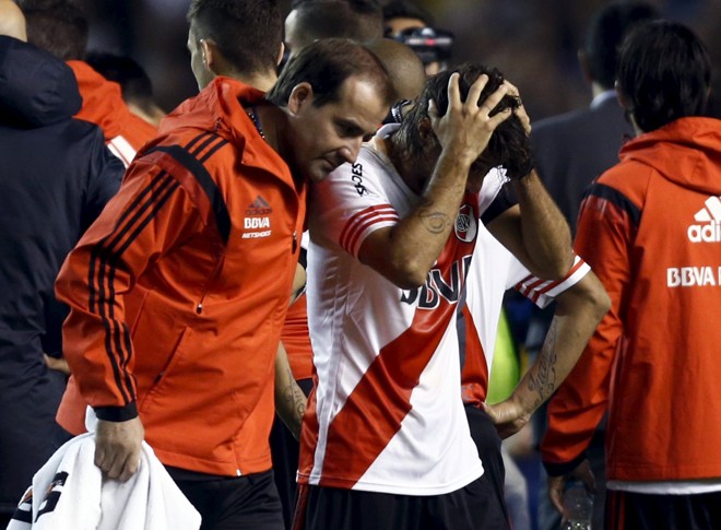 Atletas do River foram atingidos por spray de pimenta na volta do intervalo. | MARCOS BRINDICCI/REUTERS