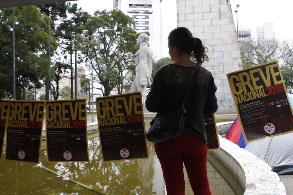 Professores da rede estadual do Paraná estão em greve desde o dia 27 de abril | Aniele Nascimento/Gazeta do Povo
