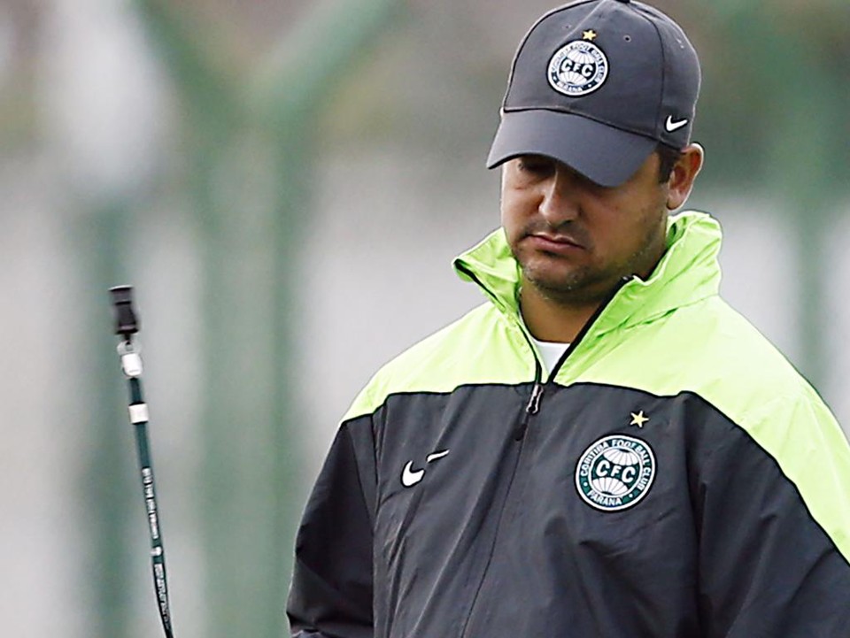 Técnico Marquinhos Santos terá de acertar alguns pontos do Coritiba para a disputa do Brasileirão. | Albari Rosa/Gazeta do Povo