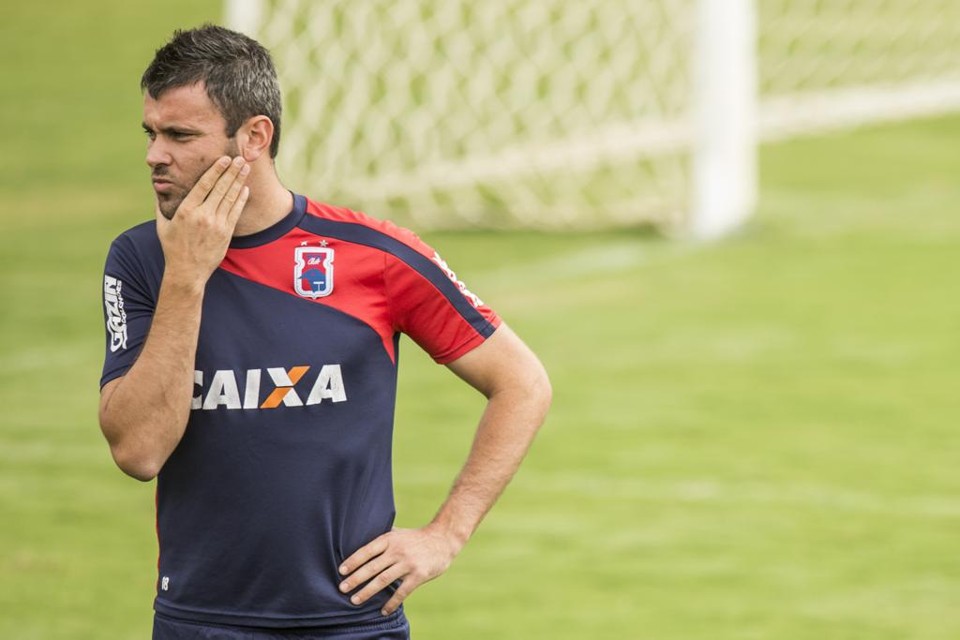 Giancarlo chegou a falar em jogar a Série B pelo Paraná, mas o atacante não fazia parte dos planos do clube. | Marcelo Andrade/Gazeta do Povo