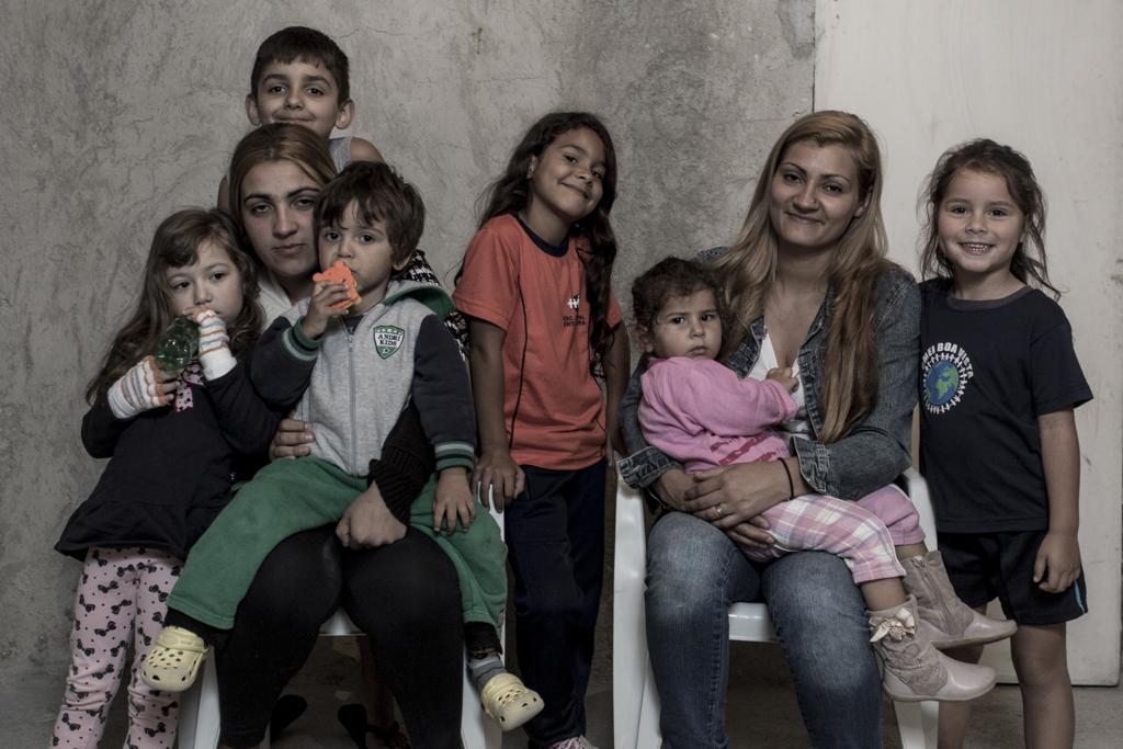 As irmãs Maiara e Jéssica se tornaram mães na adolescência. | Henry Milleo/Gazeta do Povo