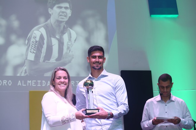 Leandro Almeida, do Coritiba, formou a dupla de zaga com Dirceu | Giuliano Gomes/Gazeta do Povo