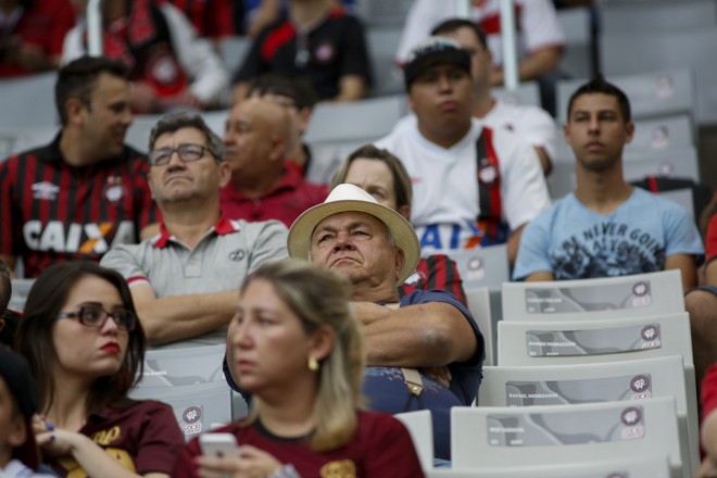 Quando o jogo não estava lá aquelas coisas ou no intervalo... | Henry Milleo/Gazeta do Povo
