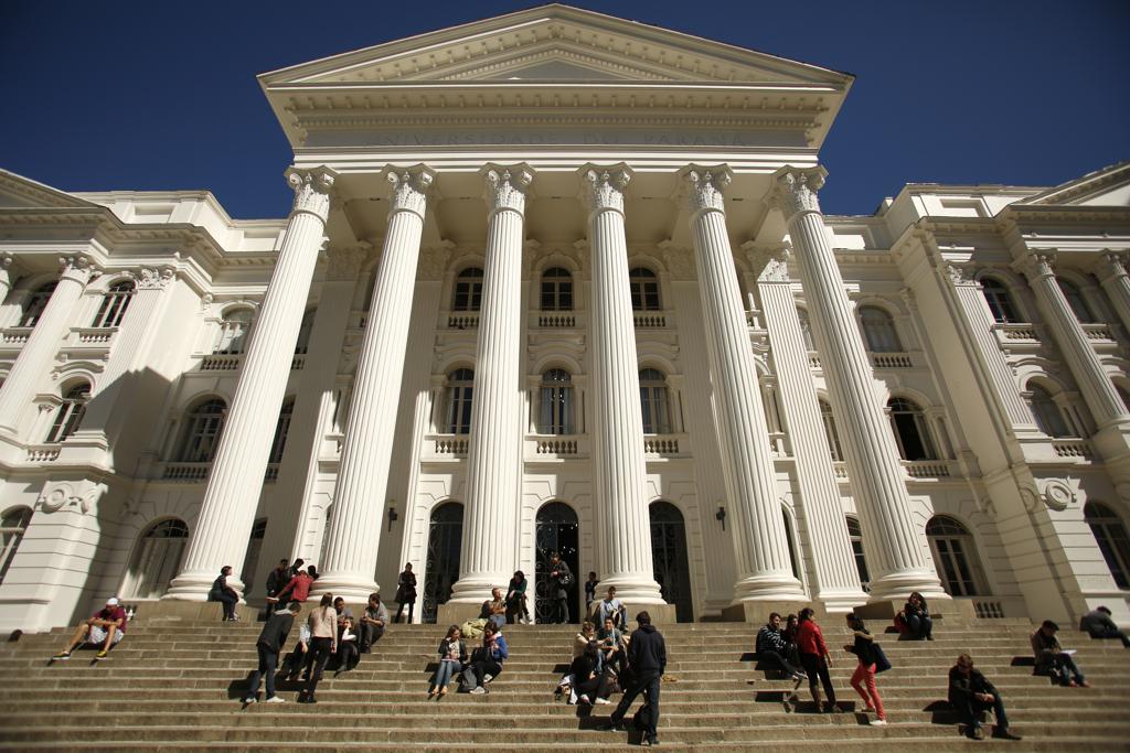 Fachada da UFPR: Estudantes do curso de Direito boicotaram o Enade. | Marcelo Andrade/Gazeta do Povo