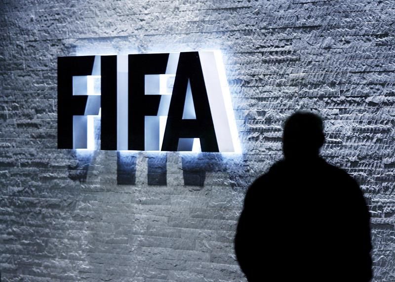 Justiça americana deve indiciar mais cartolas no escândalo da Fifa. | STEFFEN SCHMIDT / EFE/