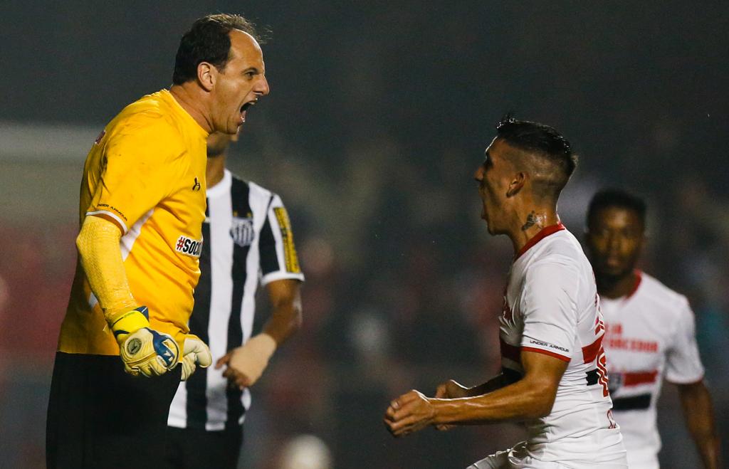 Rogério Ceni marcou, de pênalti, gol da vitória do São Paulo sobre o Santos. | Alexandre Schneider/Getty Images