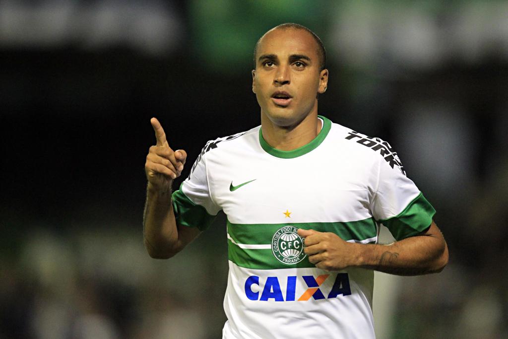 Contratações de Deivid (acima), Lincoln e Botinelli somam um passivo de cerca de R$ 8,5 milhões para o Coritiba. | Albari Rosa/Gazeta do Povo