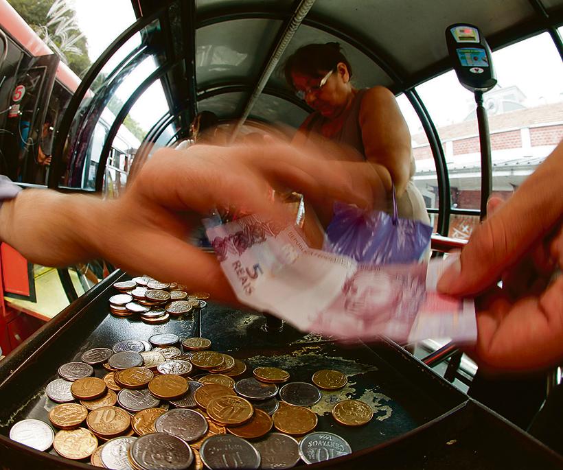 Para os especialistas, a tarifa zero é viável simplesmente por ser uma decisão política. | Daniel Castellano/Gazeta do Povo