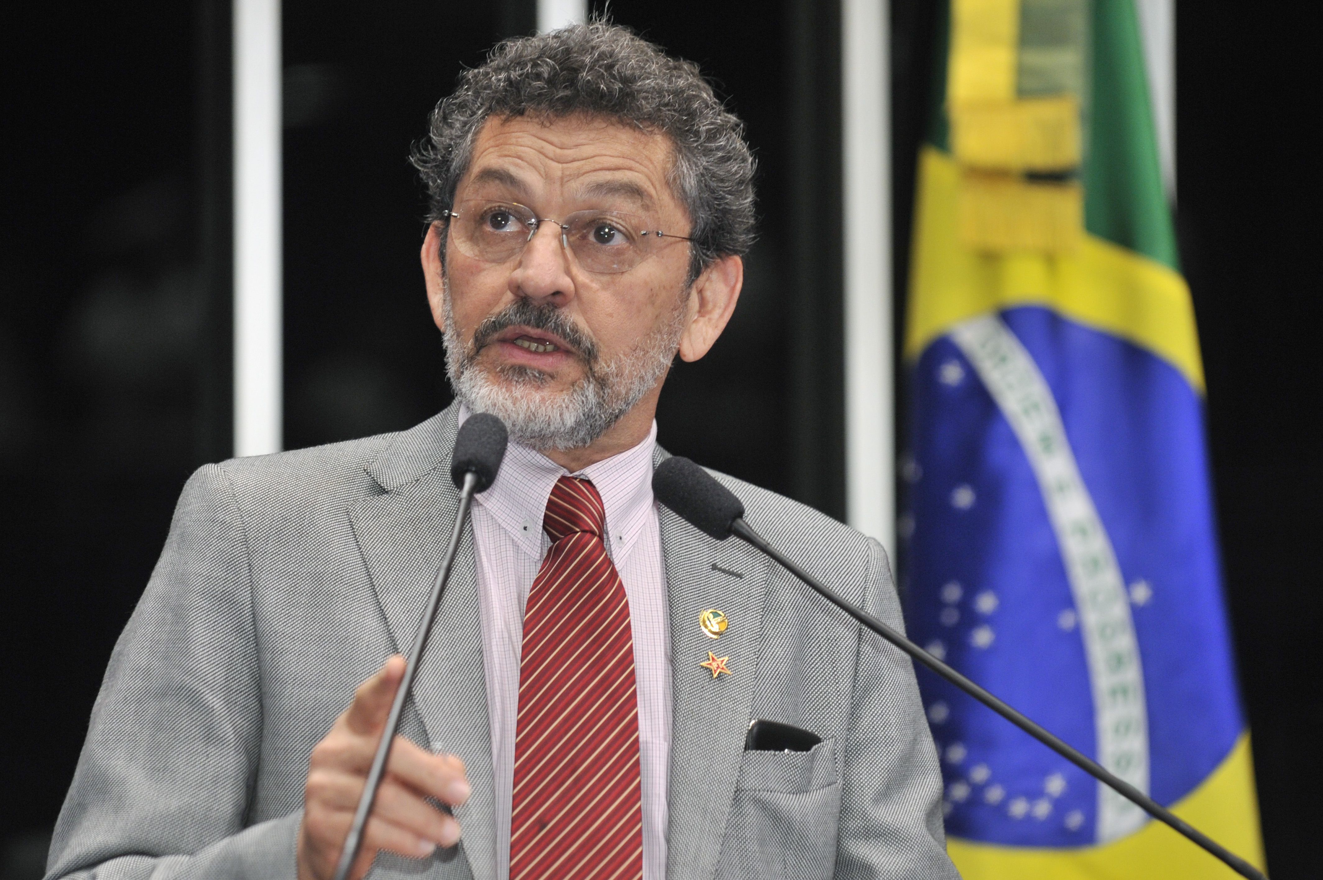 O senador Paulo Rocha (PT-PA) trocou xingamentos com o líder do movimento contrário à presidente Dilma. | Waldemir Barreto
/Agência Senado