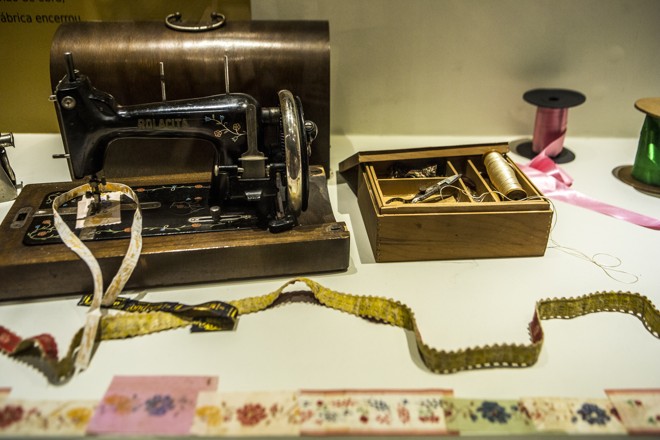 Máquina de costura da Fitas Venske. | Brunno Covello/Gazeta do Povo