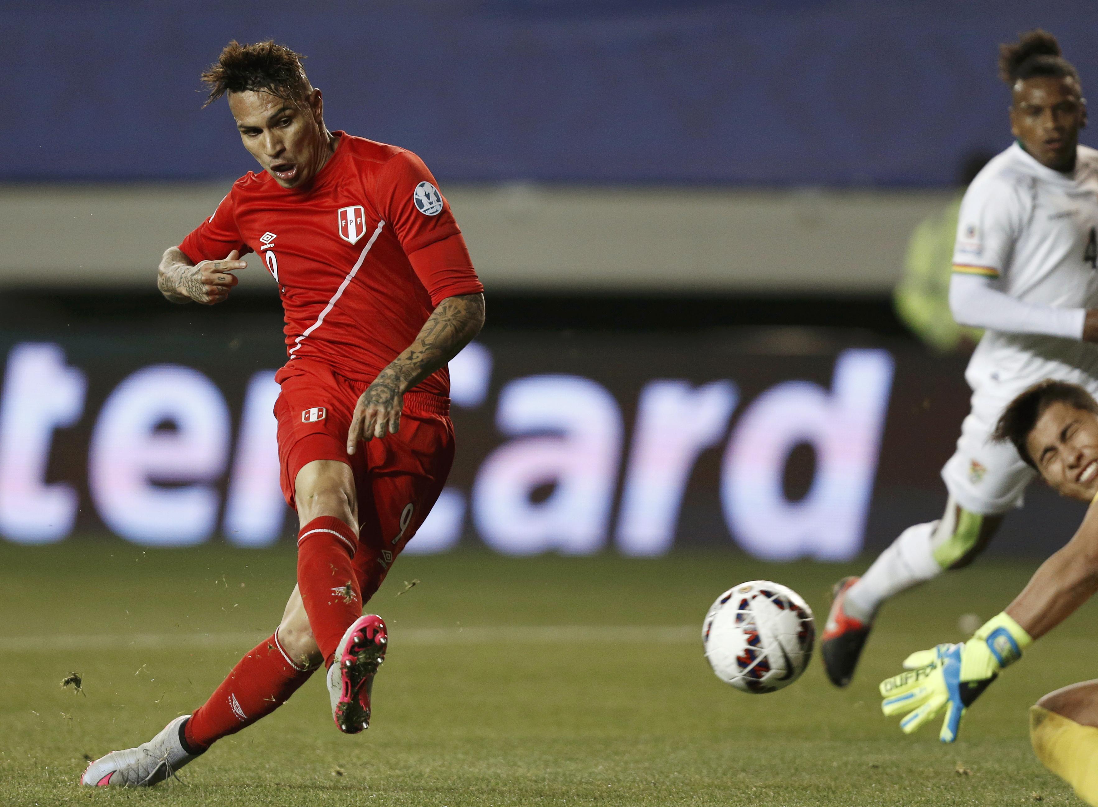Guerrero alcançou a artilharia da competição ao lado de Vidal, do Chile. | Mariana Bazo/Reuters