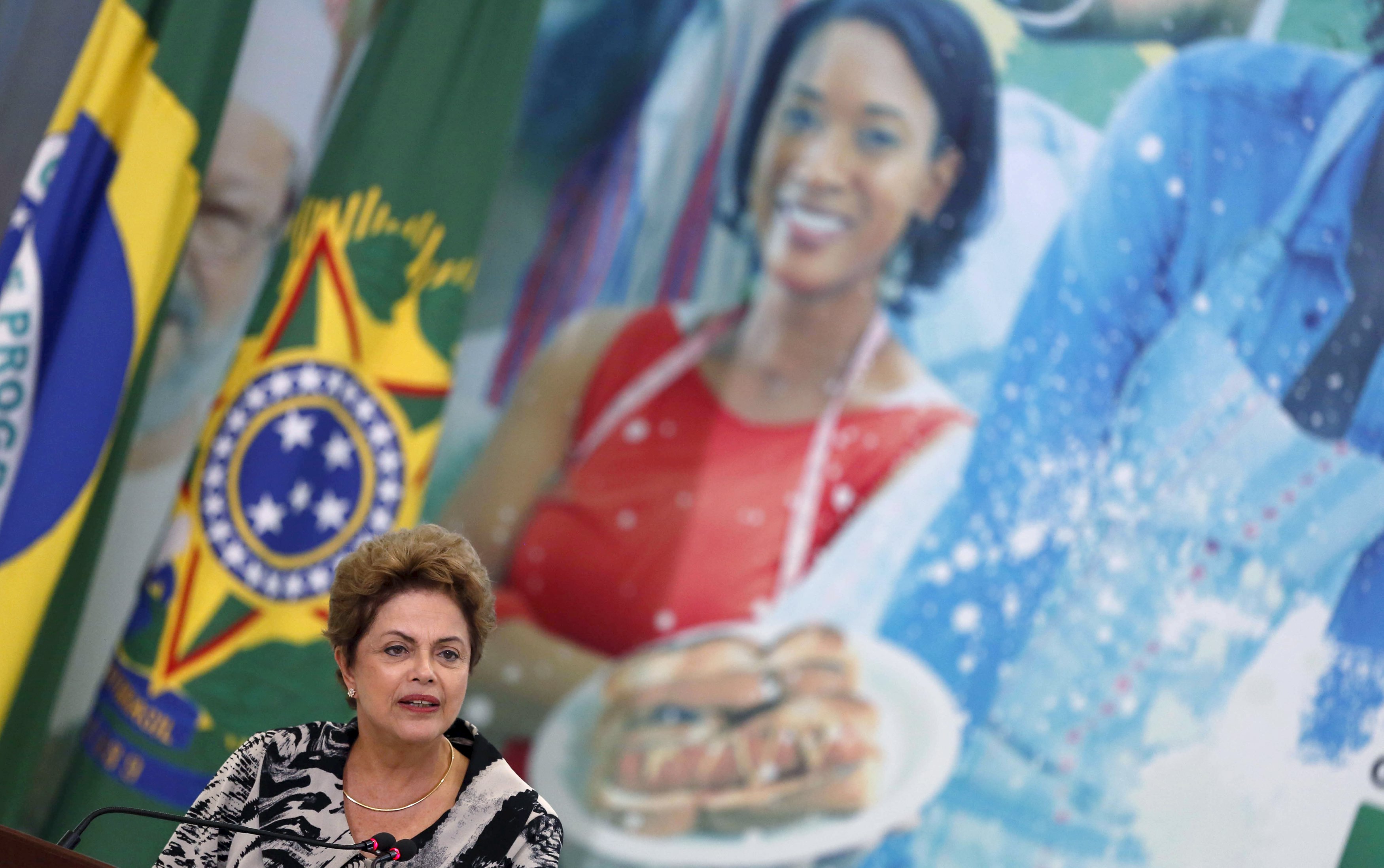 Dilma Rousseff terá de explicar a operação para os ministros do TCU. | Stringer/Reuters