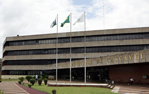 Doze prefeituras do Paraná têm mais de mil vagas em concursos Em Cascavel, remuneração pode chegar a R$ 7.088,76, em carga horária de 20 a 40 horas semanais. | Christian Rizzi/Gazeta do Povo