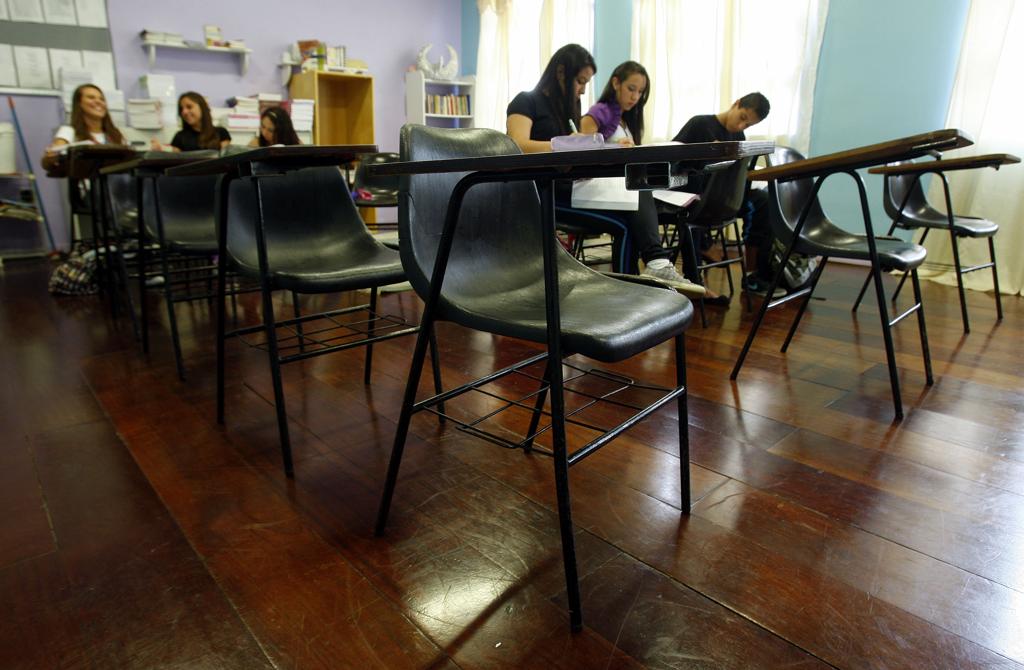 Dar mais autonomia aos estudantes seria uma forma de evitar a evasão do ensino médio público. | Hugo Harada/Gazeta do Povo