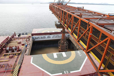 Somente um berço do Corredor de Exportação embarcou 50,5 mil toneladas de soja em 24 horas |