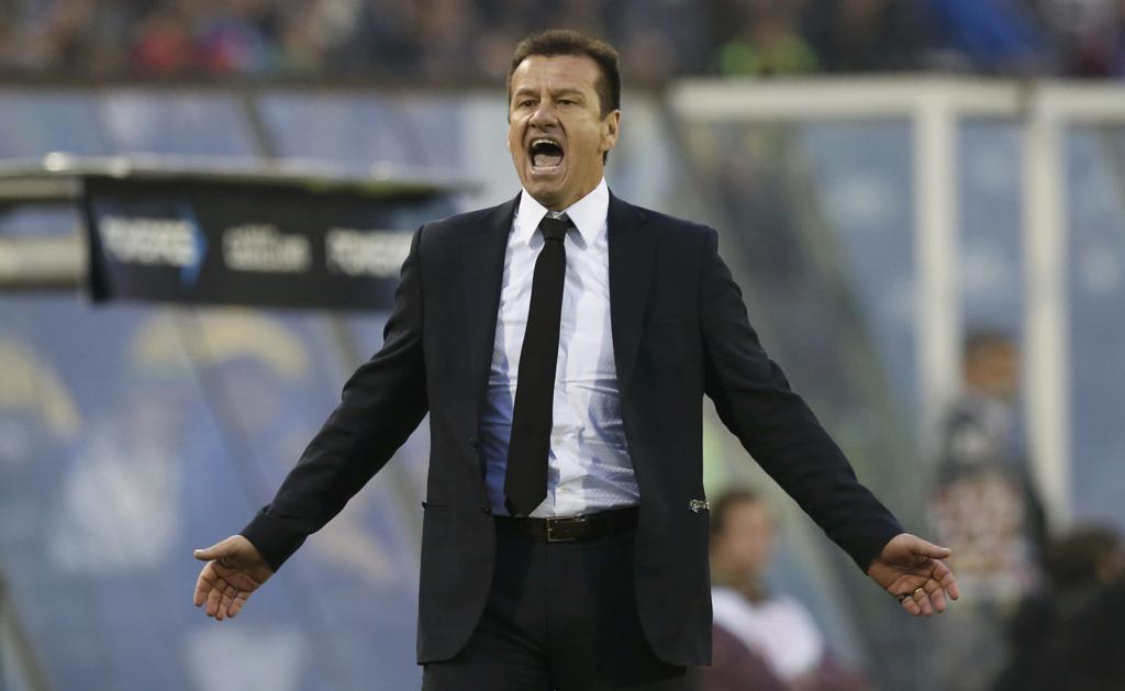 Dunga causou polêmica na entrevista coletiva e ao final do encontro não revelou o time do Brasil que pega o Paraguai. | Andres Stapff/Reuters