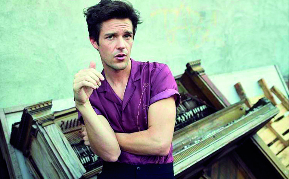 Brandon Flowers sempre teve predileção pelo kitsch, mas agora escancarou suas influências. | Divulgação