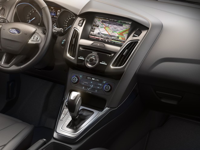 Sistema multimídia Sync de terceira geração, com tela de oito polegadas da Sony, GPS, comandos de voz para áudio, telefone, navegador e ar-condicionado. | Ford/Divulgação