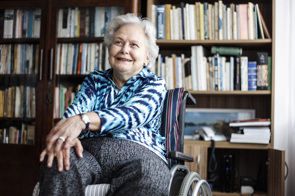 Leonor Demeterco, cuja obra tem textos autobiográficos e que flertam com a ficção | Daniel Castellano/Gazeta do Povo