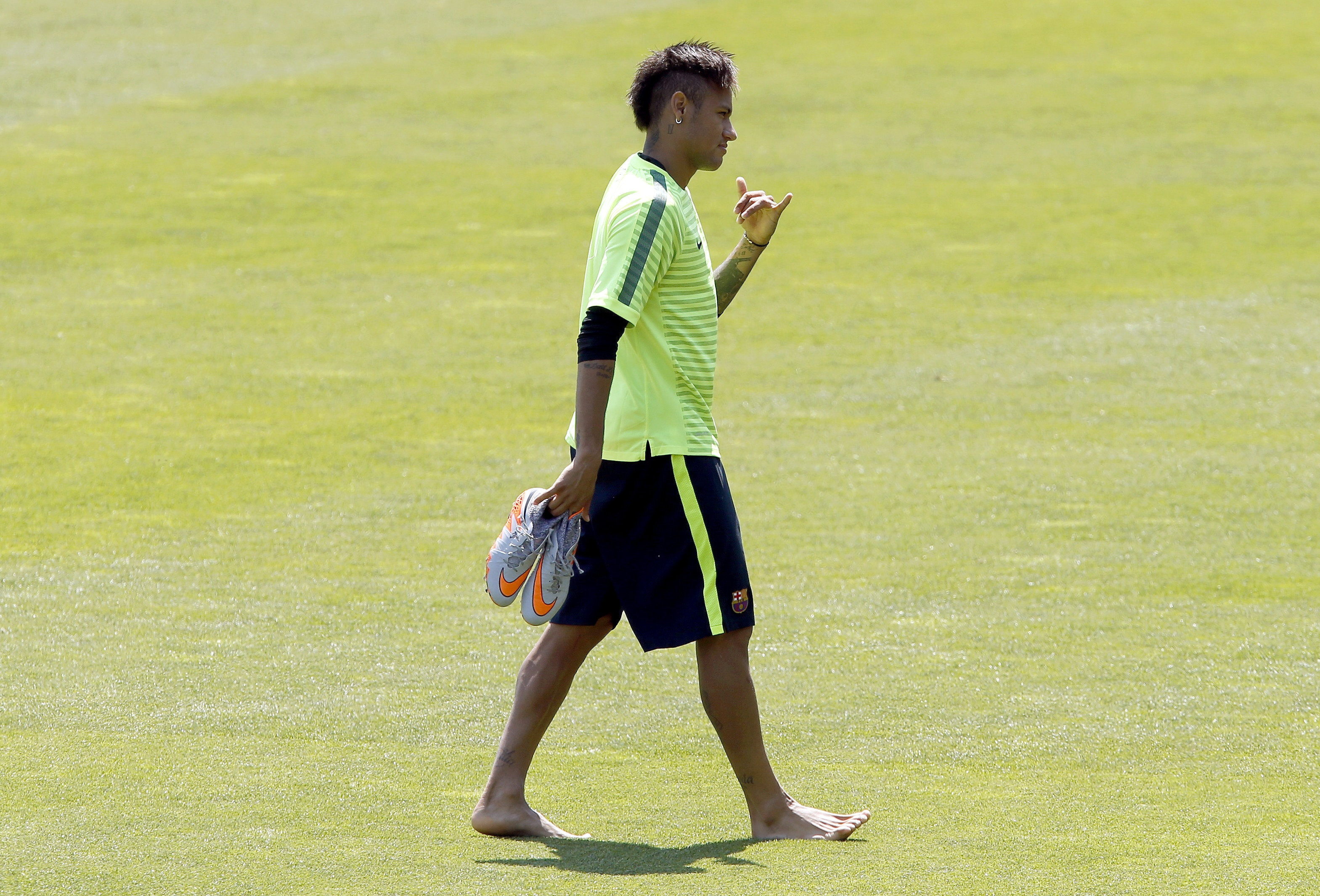 Neymar, em treino do Barcelona para a final da Liga dos Campeões, neste sábado. | ANDREU DALMAU/EFE