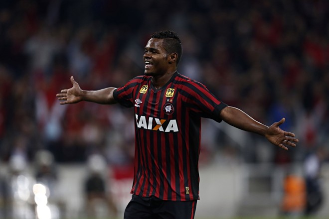 Pelo segundo jogo seguido, Nikão deixa o dele. | Felipe Rosa
