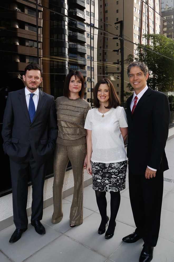 Os advogados Caio Eberhart, Cláudia Ceccatto de Trotta e Rachel Sotomaior Karam (da esq. para a dir.), celebraram ontem um ano de atividade do escritório Tesk, com palestra do economista Ricardo Amorim. | / Foto: Marcelo Elias