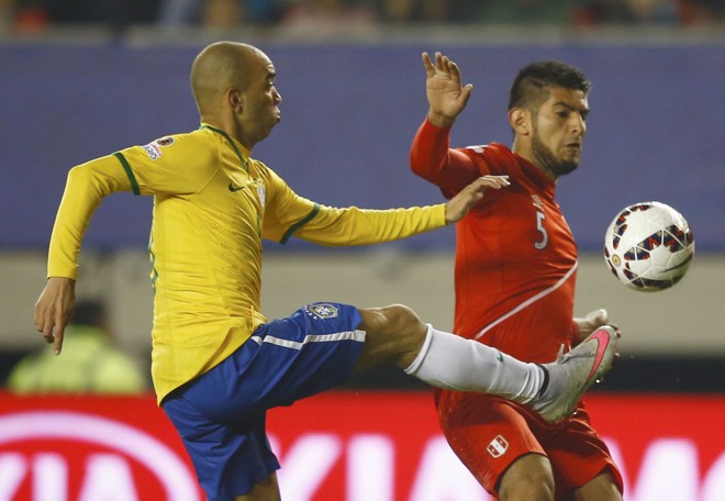 Tardelli tenta lance de ataque na partida de estreia da seleção brasileira | RICARDO MORAES/REUTERS
