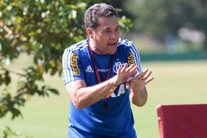 25/5/2015 - Vanderlei Luxemburgo foi o terceiro técnico a cair durante o Brasileiro. O ano começou cheio de expectativas para o Flamengo, mas o time fracassou no Carioca e começou mal o Brasileiro, com apenas um ponto em três rodadas. O técnico foi demitido após a derrota para o Avaí por 2 a 1. | Foto: Gilvan de Souza/Divulgação Flamengo