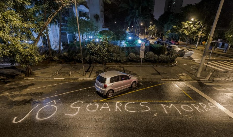 Quem denunciou a ação nas fedes sociais foi o escritor Fernando Morais, que também mora na região. | Avener Prado/Folhapress