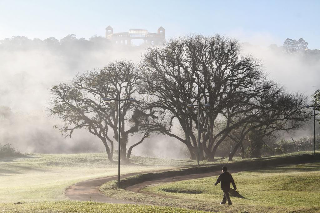 Em Curitiba, a média da temperatura mínima não deve passar dos 10 ºC em julho | Daniel Castellano/ Gazeta do Povo