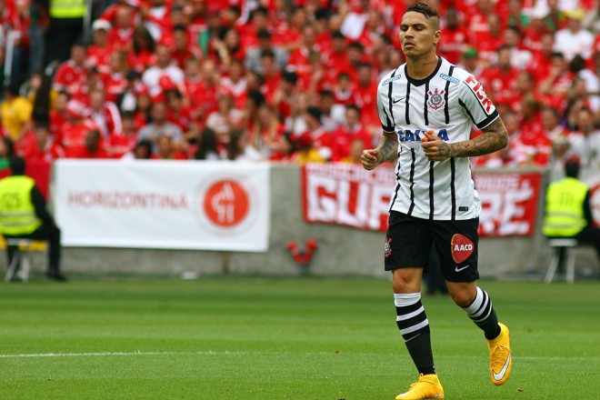 PAOLO GUERRERO (PERU). O artilheiro que já conquistou a torcida do Corinthians terá, após a Copa América, a missão de também ser ídolo da maior torcida do país, a do Flamengo. | Lucas Uebel/Getty Images