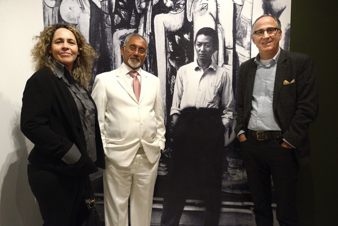 Ana Cristina Perera Escalona, diretora do Museu de Belas Artes de Cuba, Roberto Cobas, curador, e Paulino Viapiana, secretário estadual da Cultura, na abertura da exposição do cubano Wilfredo Lam, no MON, terça-feira. Foto: Kraw Penas | 