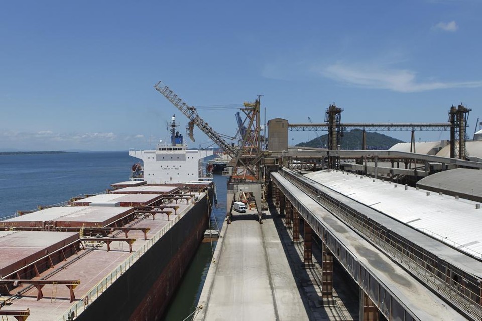 O governo federal quer licitar áreas de terminais em Paranaguá. | Jonathan Campos/Gazeta do Povo
