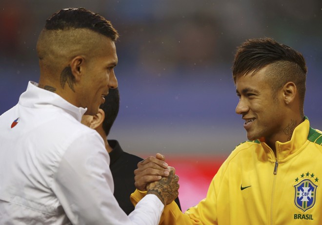 Nomes do jogo: Guerrero, do Peru, e Neymar, do Brasil, foram as duas principais estrelas em campo | RICARDO MORAES/REUTERS