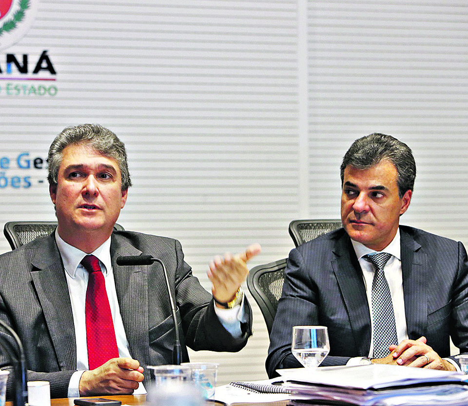 Costa, ao lado de Richa: secretário acreditava que governo tivesse bancado uma das diárias. | Orlando Kissner/ANPr