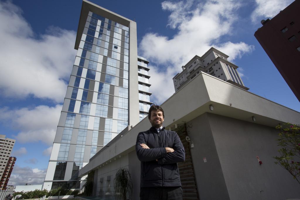 André Marin, diretor da construtora Laguna, diz que a estratégia agora é fortalecer as promoções. | Henry Milleo/Gazeta do Povo