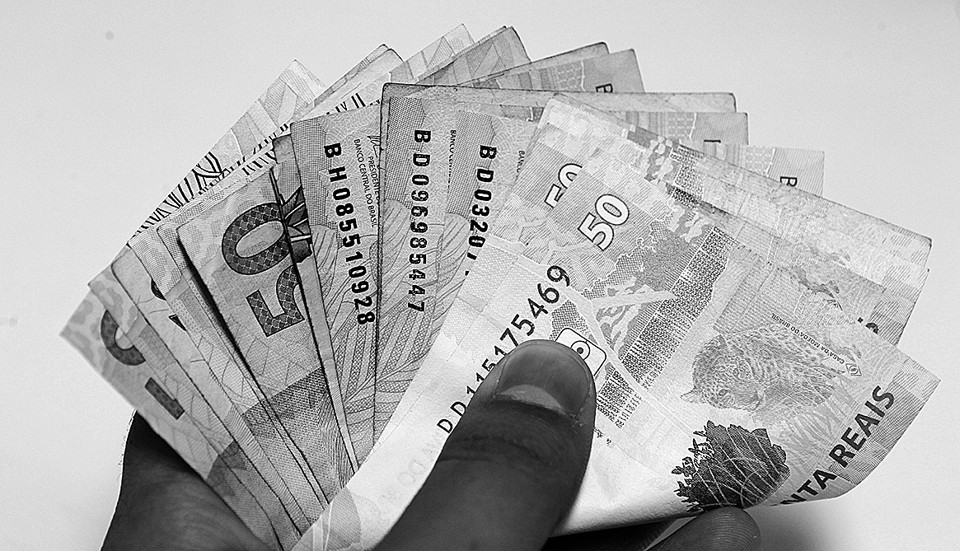 Com o aumento, os juros médios para pessoas físicas serão de 120,43% ao ano , segundo a Anefac. | Antônio More /Gazeta do Povo